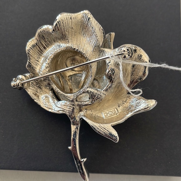 Nolan Miller rare vintage silver tone floral brooch - Picture 3 of 4